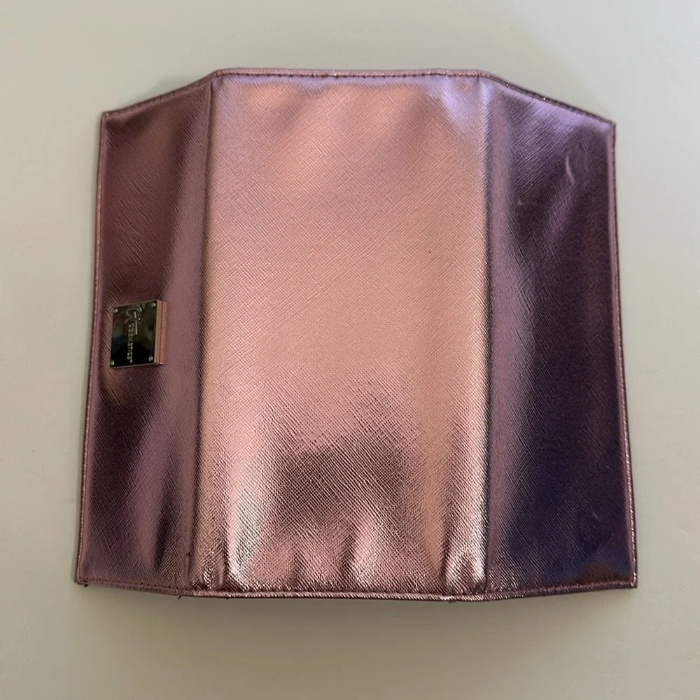 IT COSMETICS Heavenly Luxe Beautiful Basics Brush case, Created For Macy's